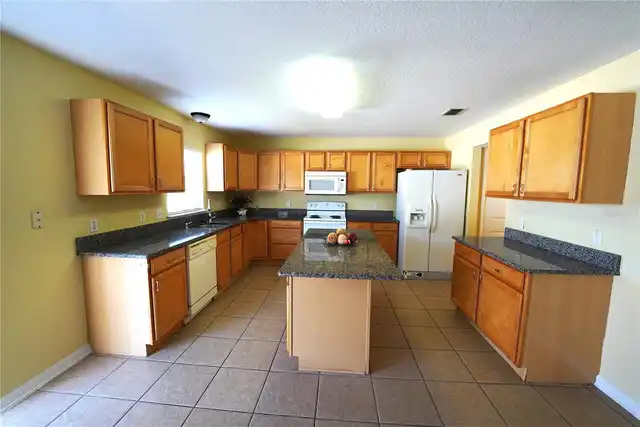Listing Photo 7