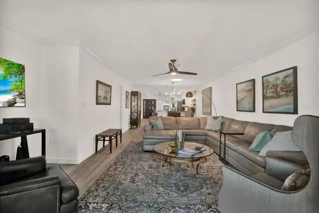 Listing Photo 12