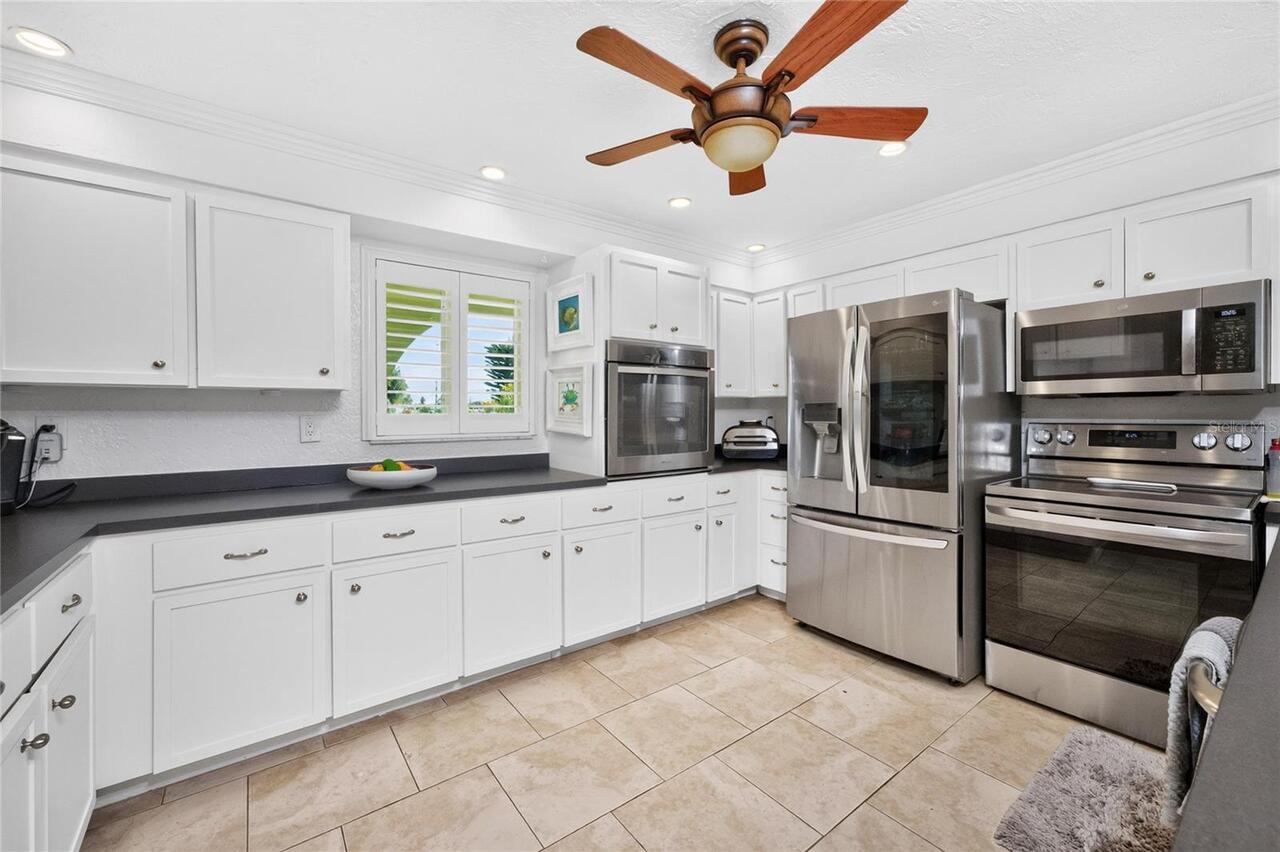 Listing Photo 10