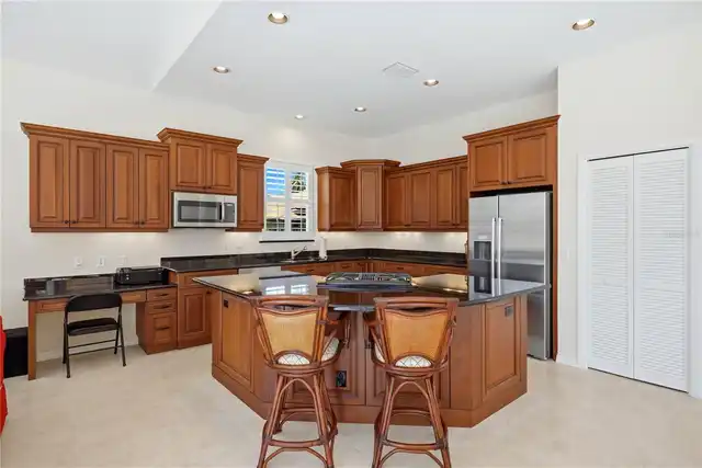 Listing Photo 9