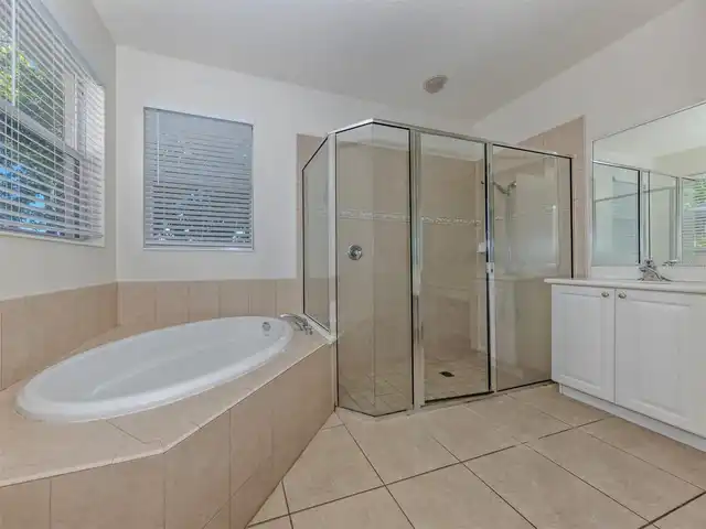 Listing Photo 14