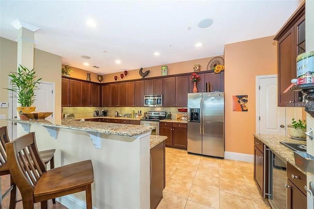 Listing Photo 8