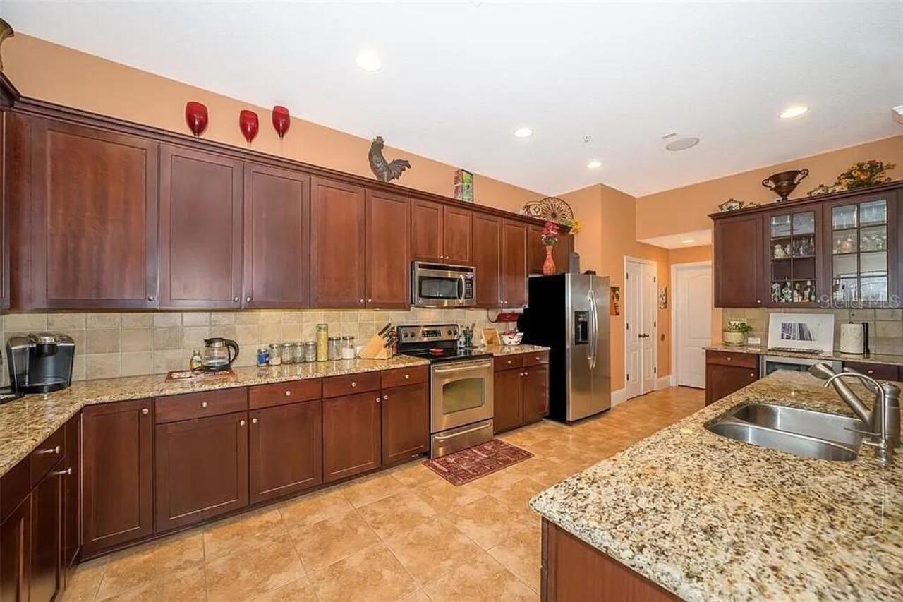 Listing Photo 11