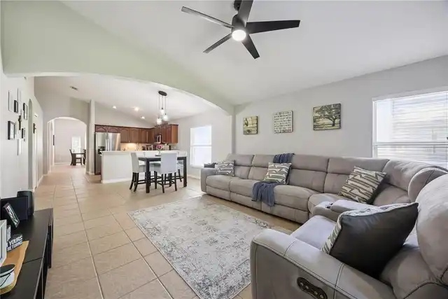 Listing Photo 12