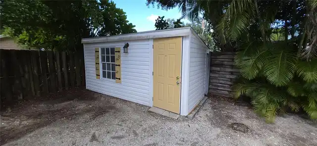 Listing Photo 10