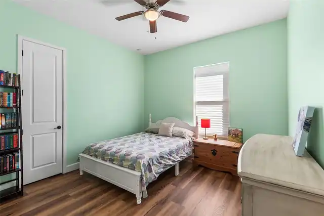 Listing Photo 16