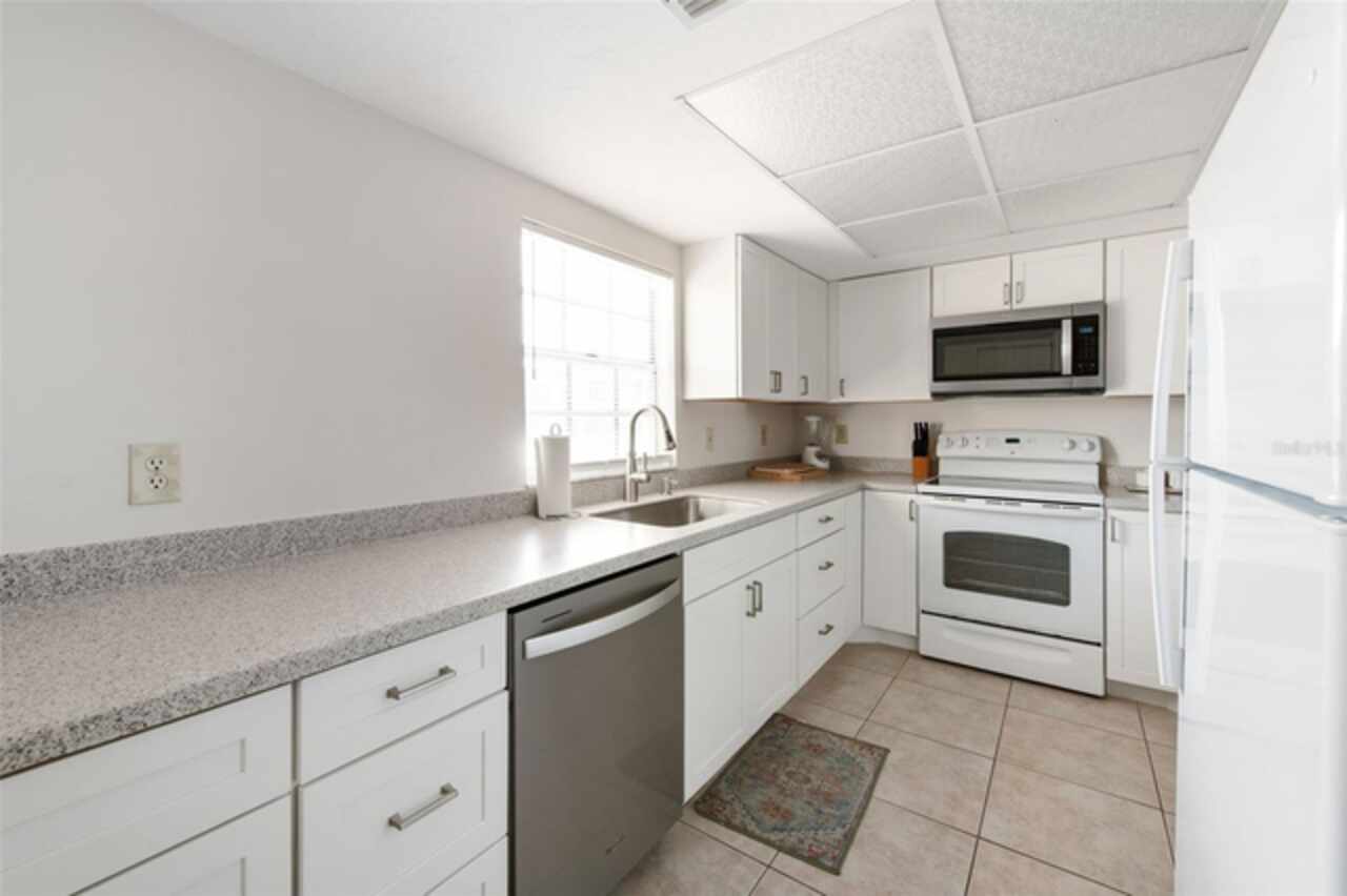 Listing Photo 12