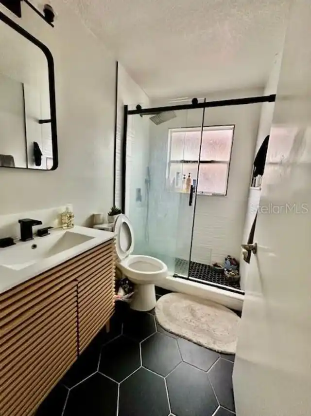 Listing Photo 9
