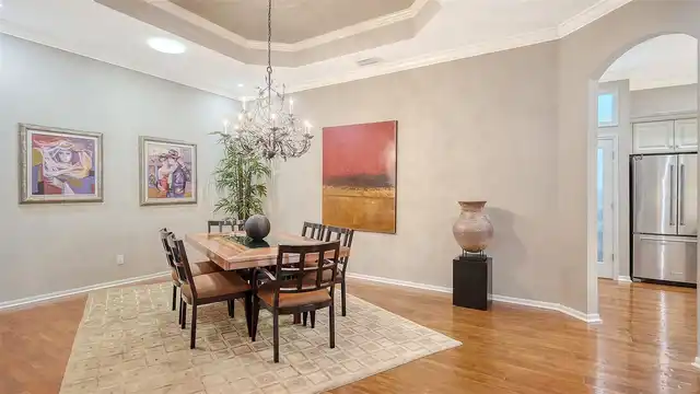 Listing Photo 9