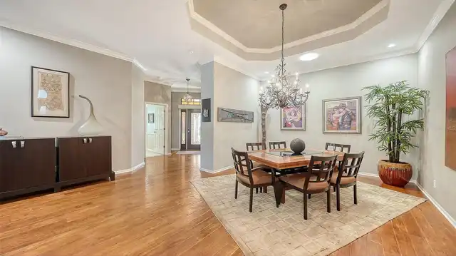 Listing Photo 10