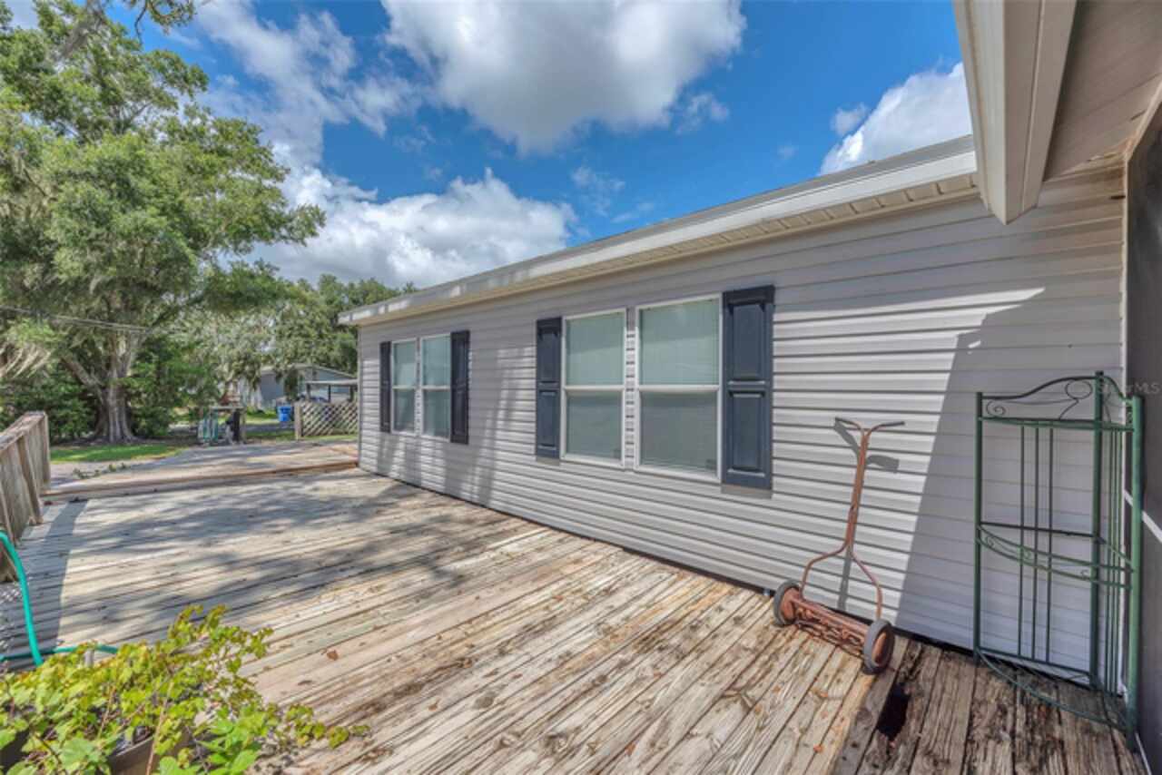 Listing Photo 11