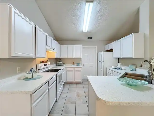 Listing Photo 16