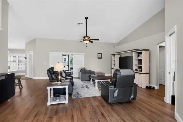 Listing Photo 7