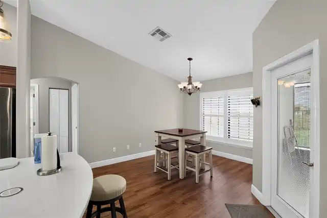 Listing Photo 16