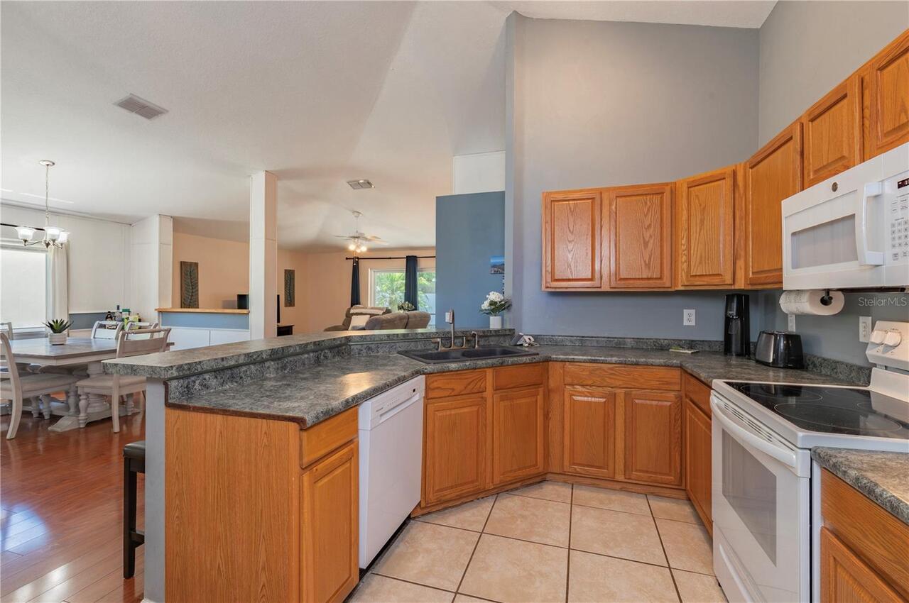 Listing Photo 10