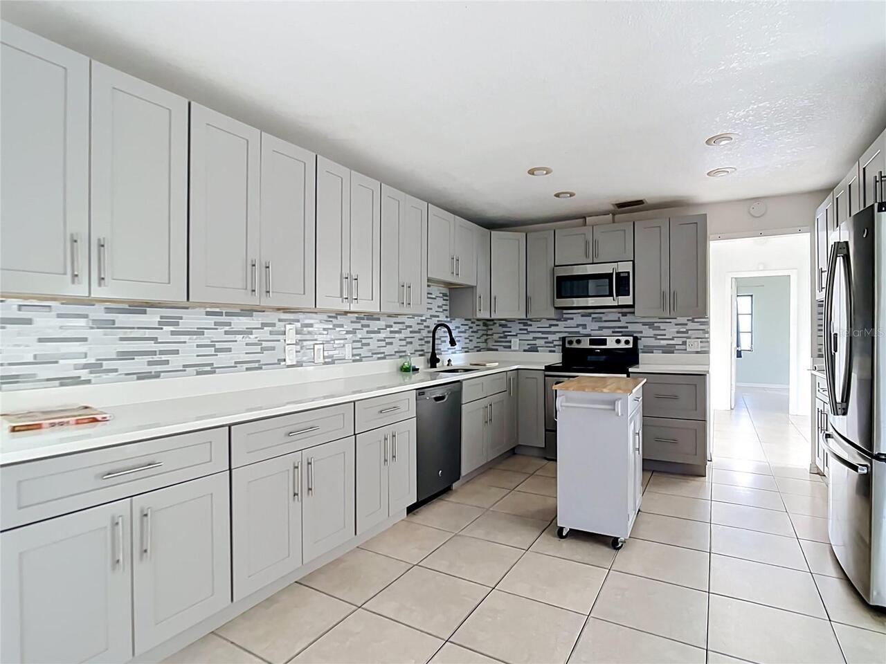Listing Photo 11