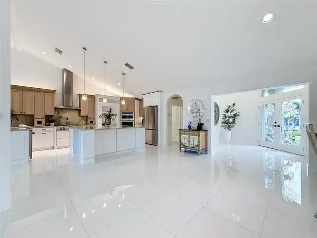 Listing Photo 16