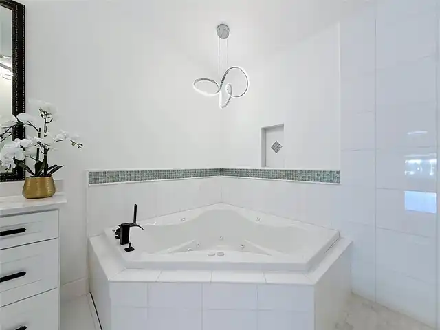 Listing Photo 38