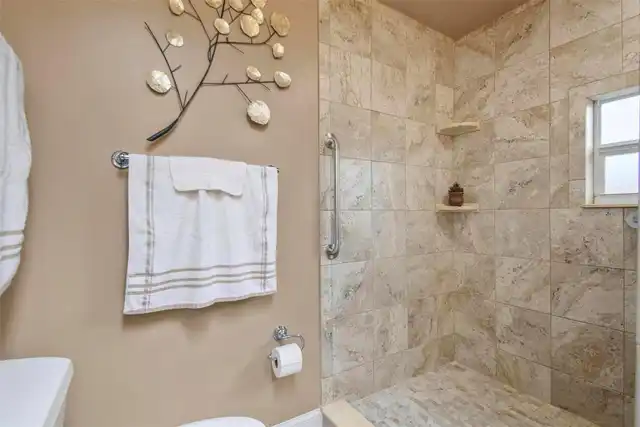 Listing Photo 34