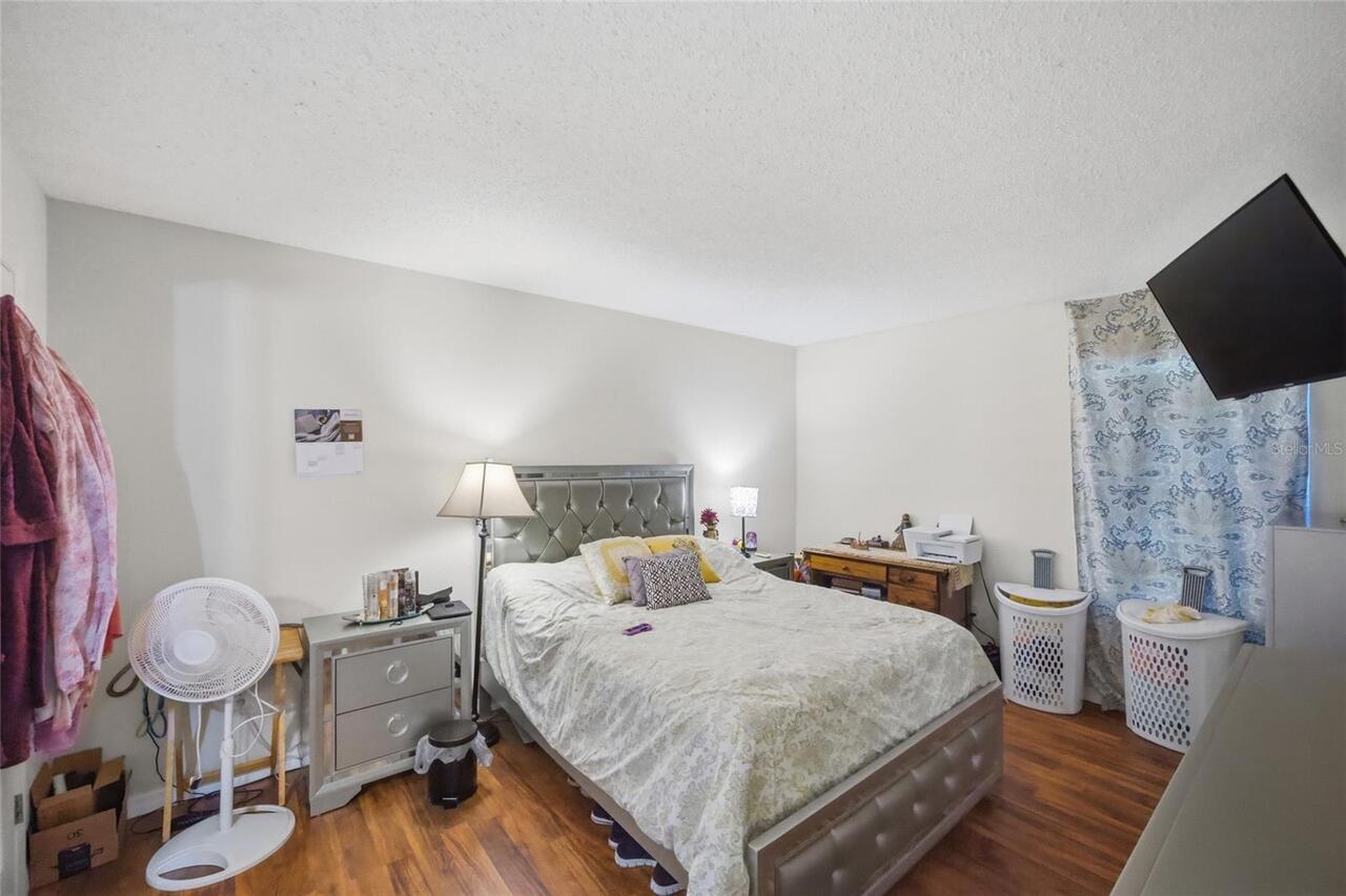 Listing Photo 12
