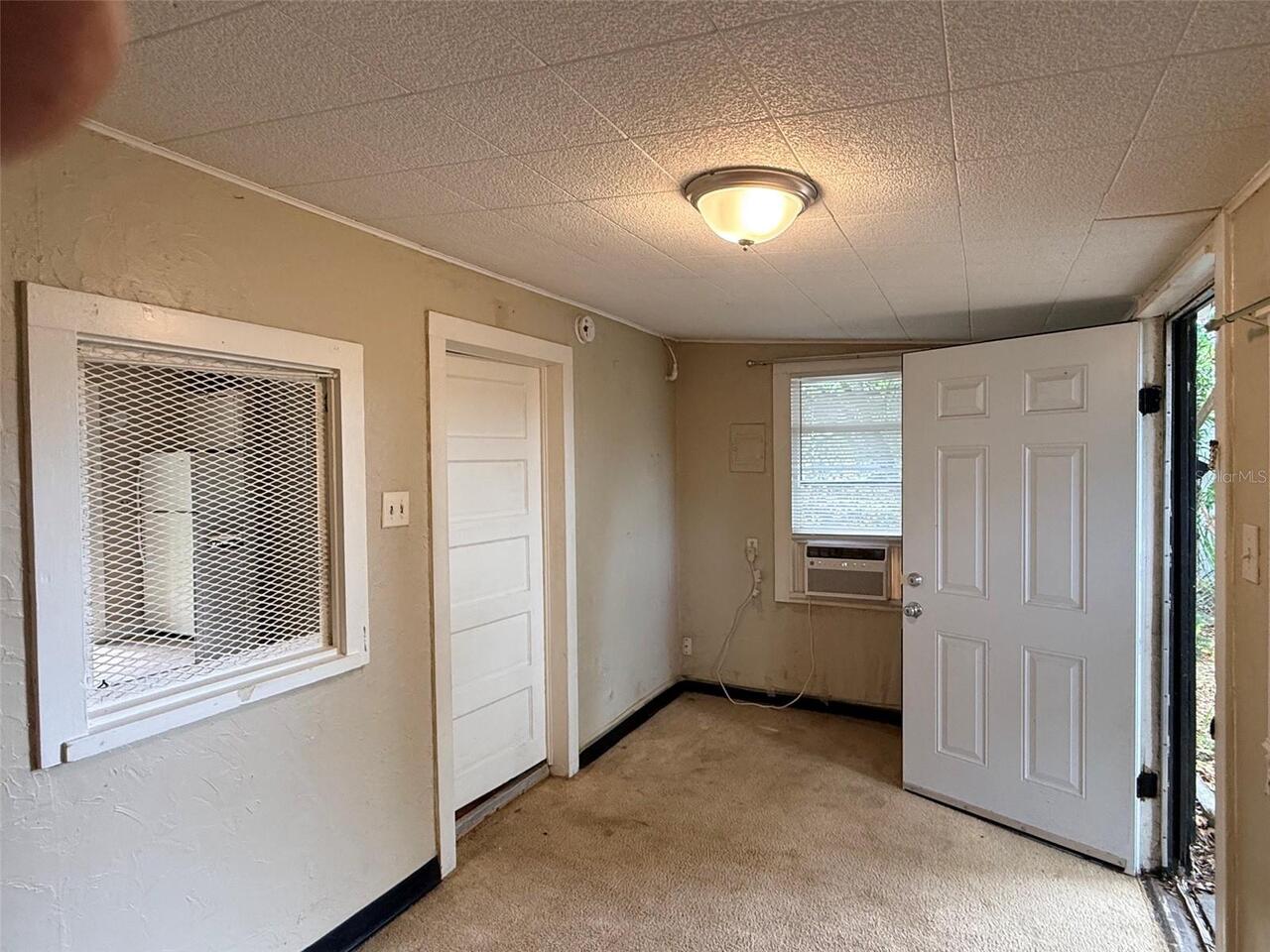 Listing Photo 8