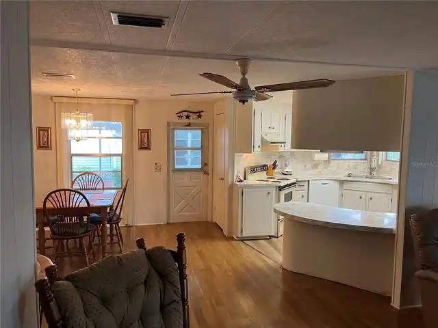 Listing Photo 10