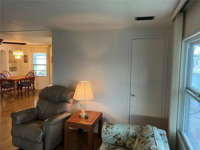 Listing Photo 12