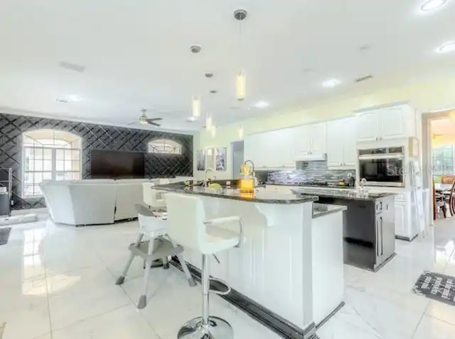 Listing Photo 15