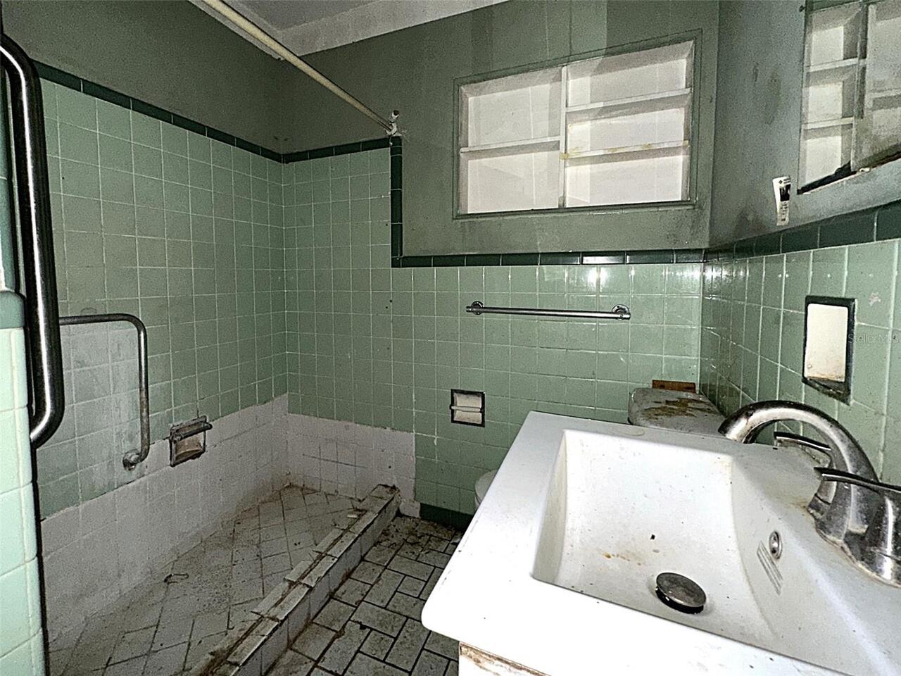 Listing Photo 16