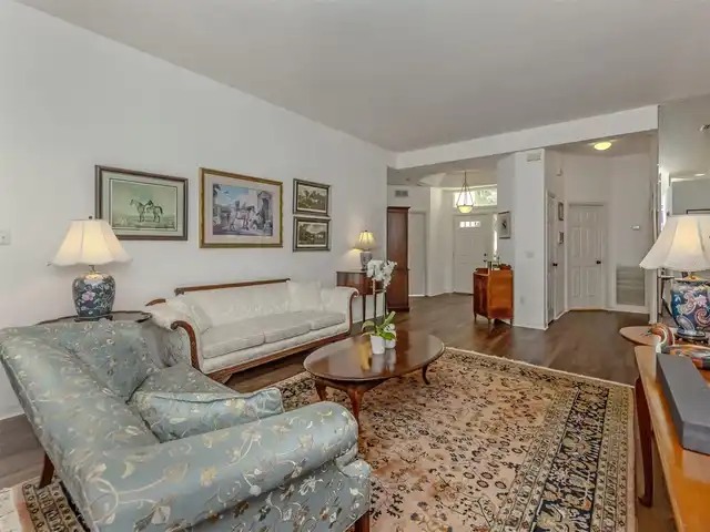 Listing Photo 8