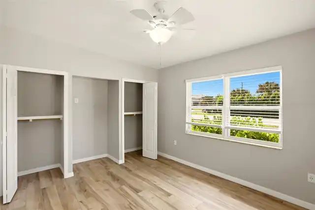 Listing Photo 12