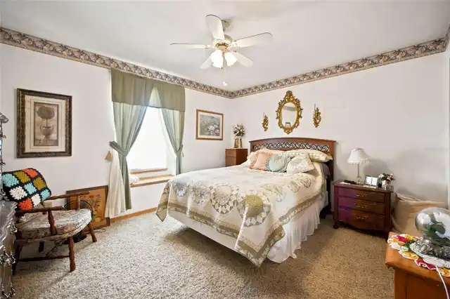 Listing Photo 8