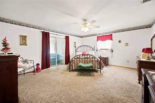 Listing Photo 11