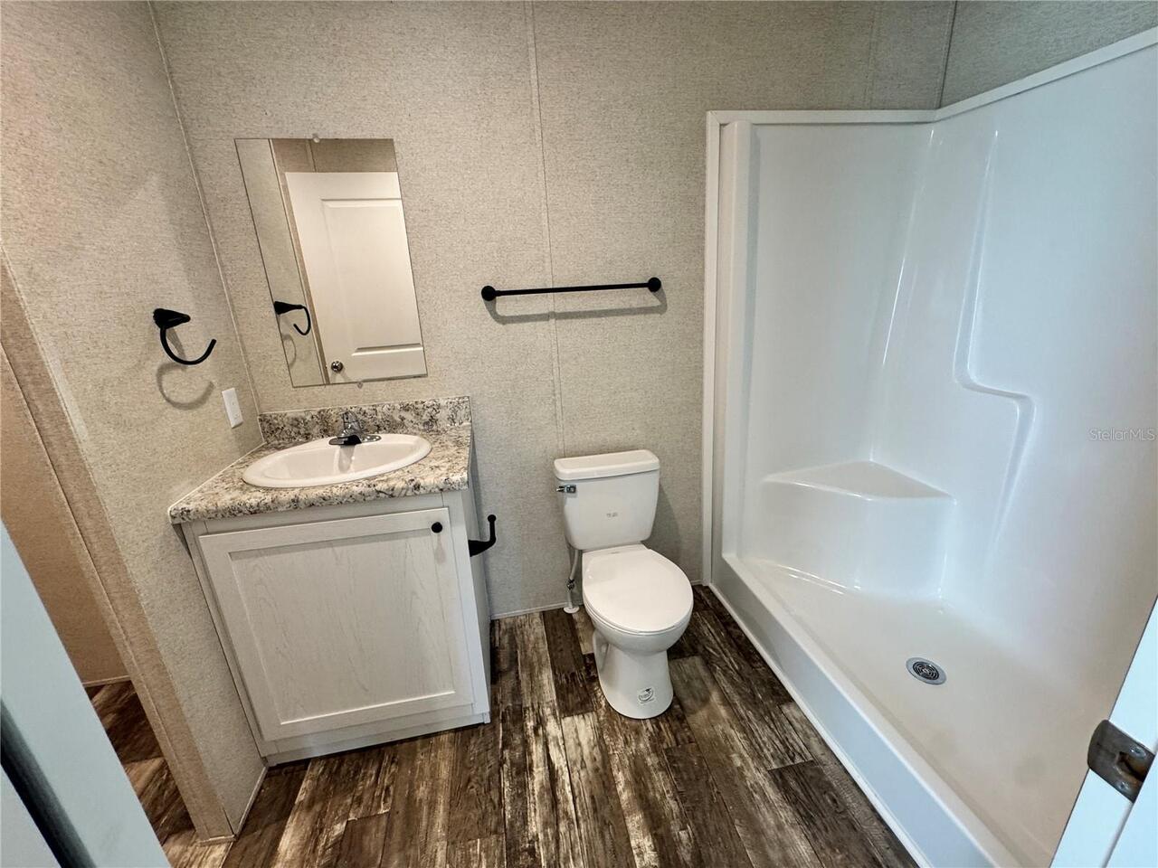 Listing Photo 8