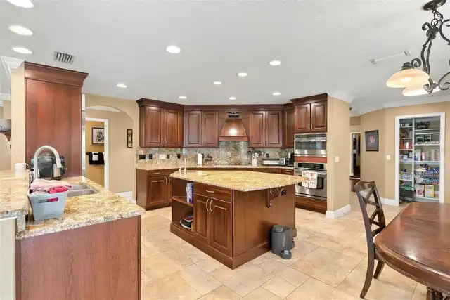 Listing Photo 17