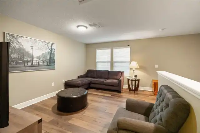 Listing Photo 19