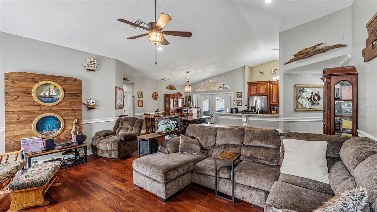 Listing Photo 9