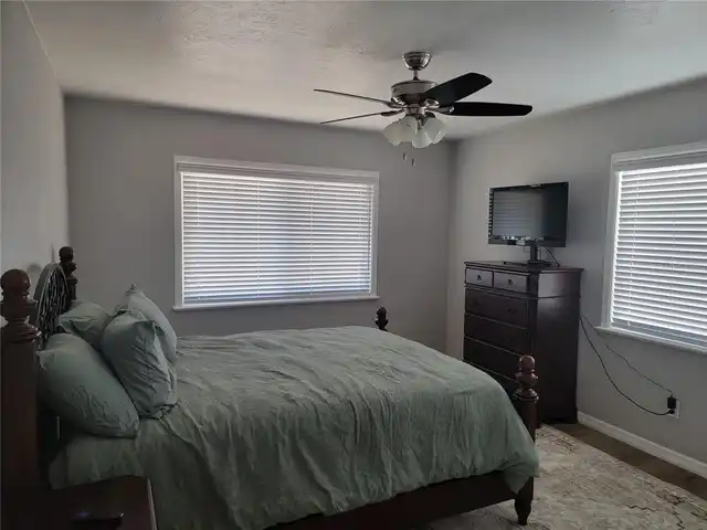 Listing Photo 9