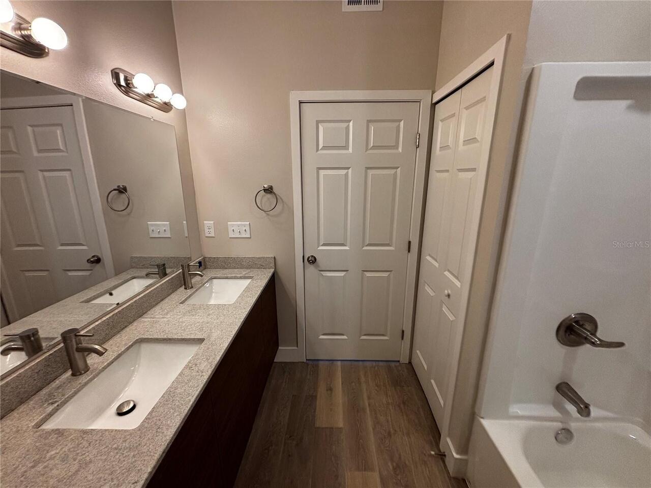 Listing Photo 14