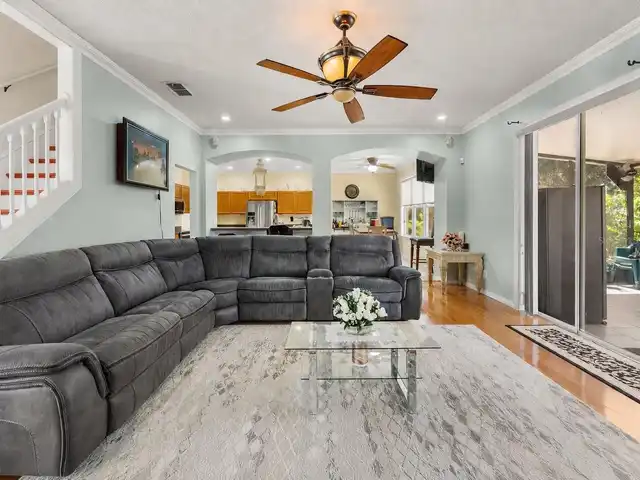 Listing Photo 9