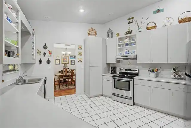 Listing Photo 16