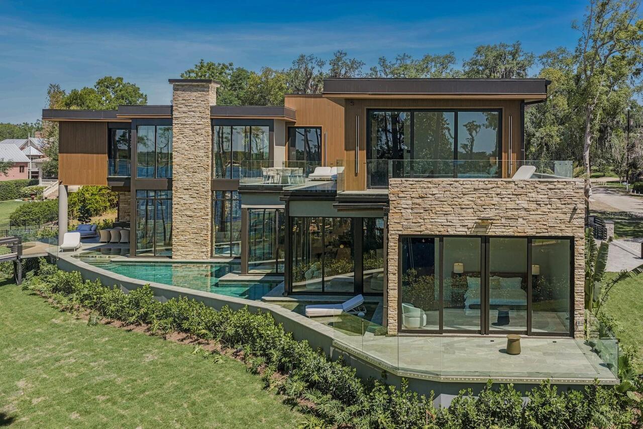 6BR, Home, 8BA, $10,200,000
Read More