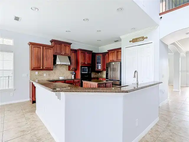 Listing Photo 10