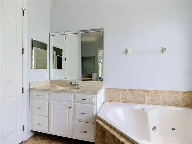 Listing Photo 34