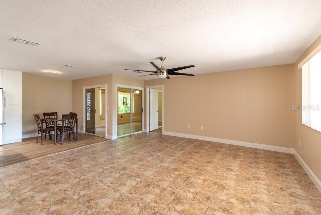 Listing Photo 10