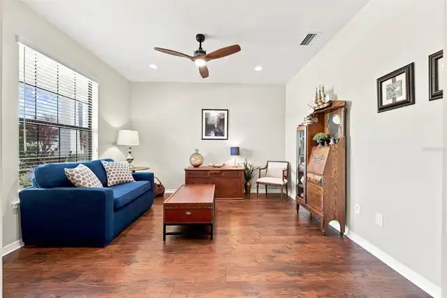 Listing Photo 11