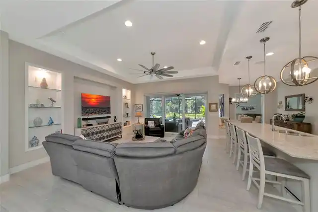 Listing Photo 14