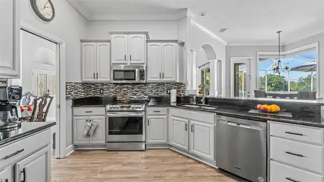 Listing Photo 18