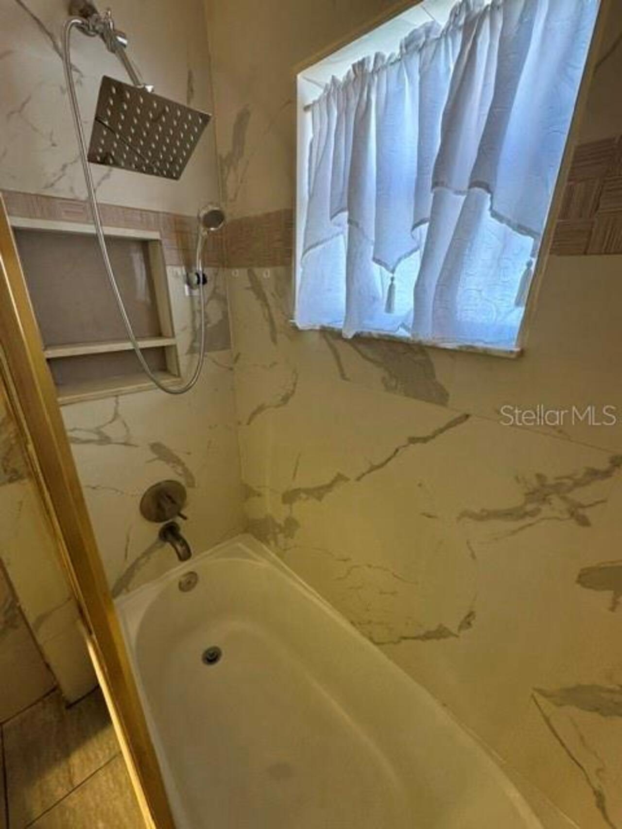 Listing Photo 10