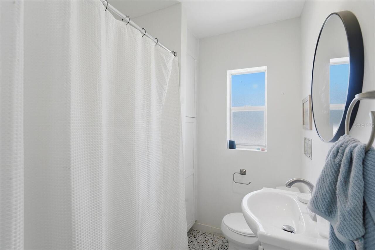 Listing Photo 11